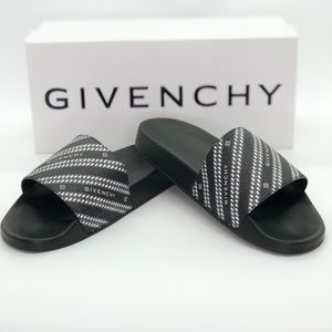 ❌SOLD❌ GIVENCHY CHAIN SANDALS IN COATED CANVAS
